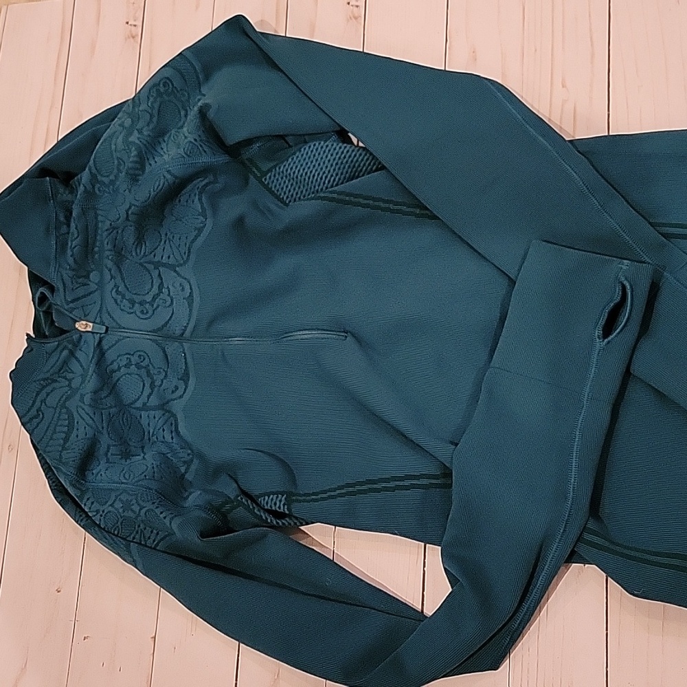 Athleta hunter green Print hooded jogger jacket